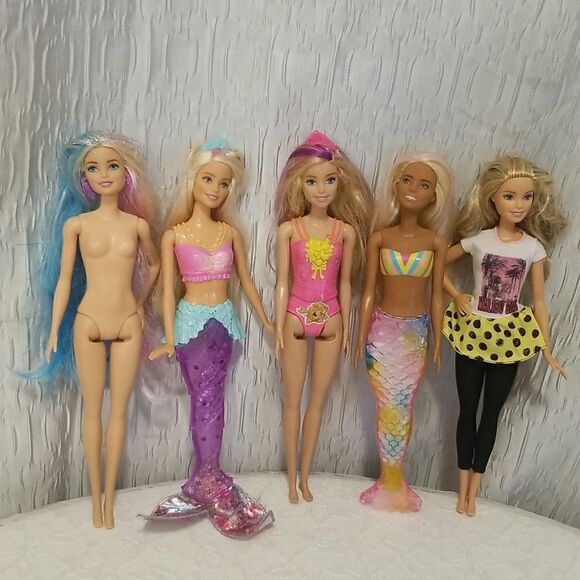 Lot of pre-owned barbie's - Picture 5 of 16